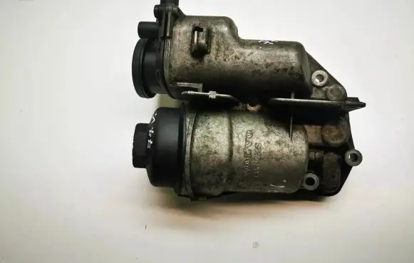 Volvo S80 Oil filter mounting bracket 08642839