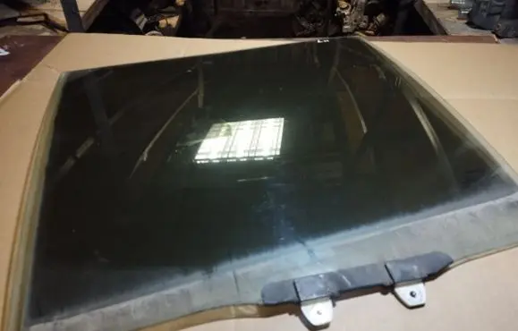 Honda CR-V Rear door window glass