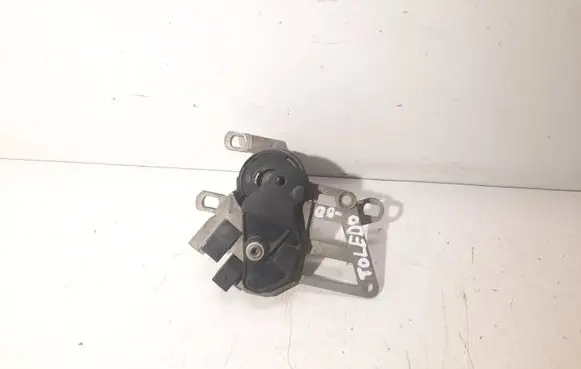 Seat Toledo II (1M) Tailgate exterior lock 1M5827297C