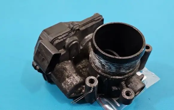 Volkswagen PASSAT B7 Throttle body valve 03L128063R IMPRK1588100
