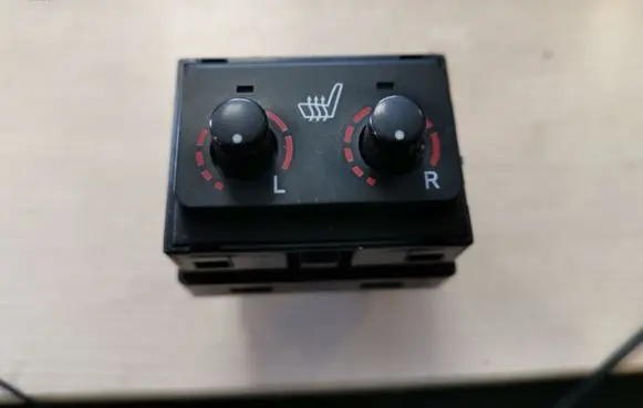 Lexus RX 300 Seat heating switch 453421