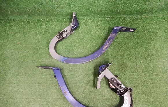Jaguar XE Tailgate/trunk/boot hinge