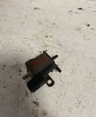 Volkswagen Golf IV Turbo solenoid valve 028906283J