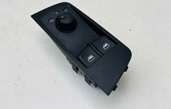 Audi A1 Wing mirror switch 8E0959565