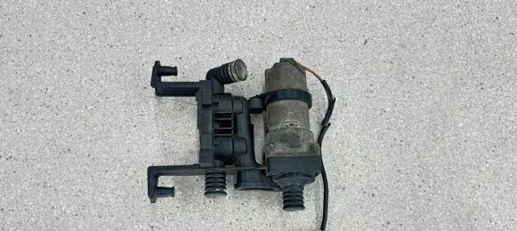 BMW 7 E38 Coolant heater control valve 8368462