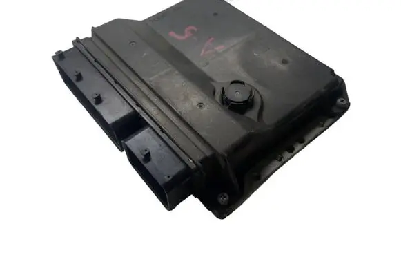 Toyota Avensis T270 Engine control unit/module 8966105D30 MB2759000183