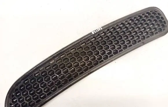Mini One - Cooper R50 - 53 Wiper trim 7122505