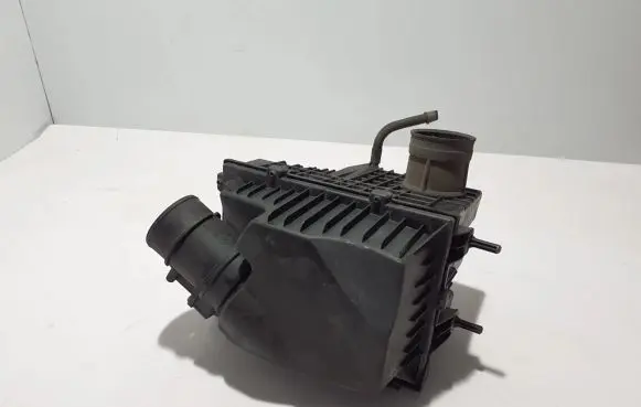 Renault Master III Air filter box 165008632R