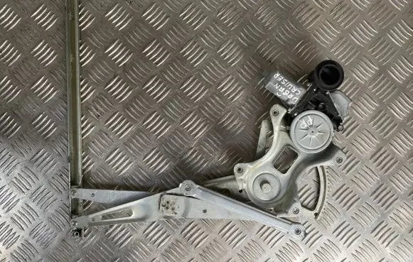 Toyota Urban Cruiser (XP110) Front window lifting mechanism without motor 8572048070 0690208870