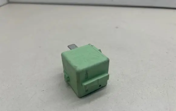 BMW 2 F46 Other relay 8373700
