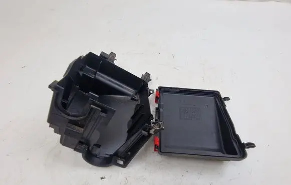 Peugeot 308 Fuse box set 9804681780