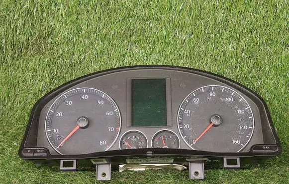 Volkswagen Eos Speedometer (instrument cluster) 1Q0920973B
