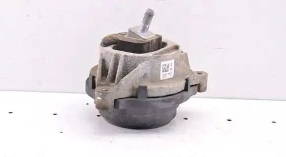 BMW 1 F20 F21 Engine mount bracket 685545601