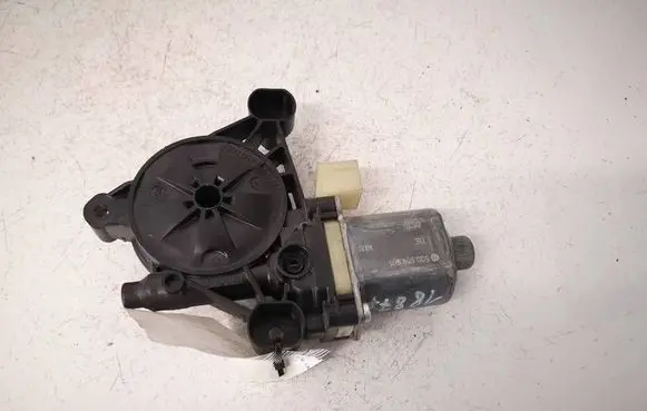 Volkswagen Golf VII Front door window regulator motor 5Q0959801 5Q0959801B
