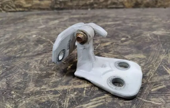 Land Rover Discovery 4 - LR4 Front door upper hinge AA8SA