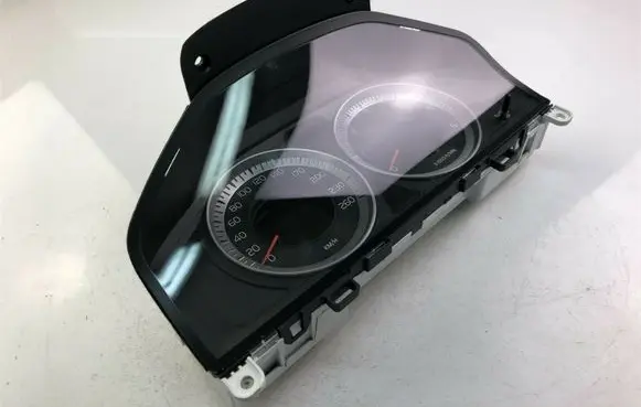 Volvo S60 Speedometer (instrument cluster) 31327582AA K3491