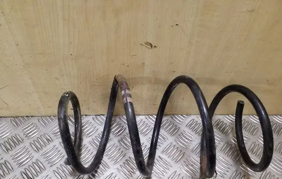 BMW 5 E39 Front coil spring