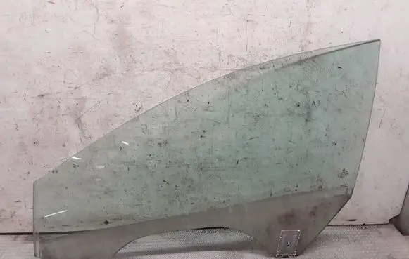 Volkswagen PASSAT CC Front door window glass four-door 