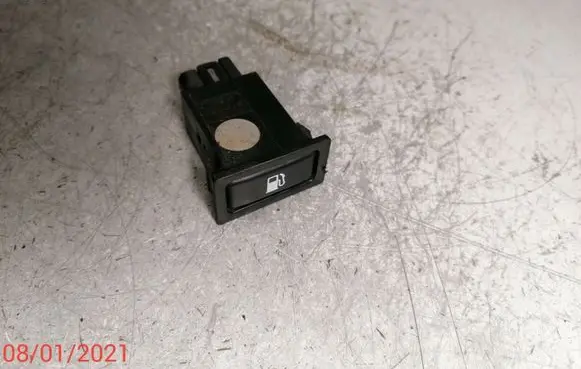 Toyota Avensis T250 Fuel tank opening switch 156795