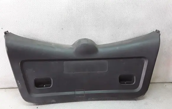 Toyota Corolla Verso AR10 Tailgate trim