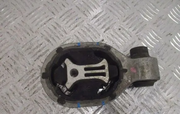 Nissan Z S30 240Z 260Z 280Z Gearbox mounting bracket A8653110