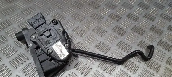 Opel Zafira A Accelerator throttle pedal 9202343BW 6PV008115-00
