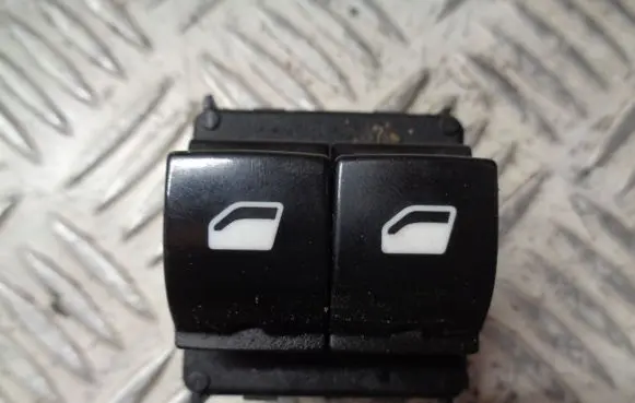 Citroen C4 Cactus Electric window control switch 98016298ZD