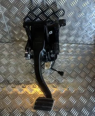 Porsche Panamera (970) Brake pedal 97042300904