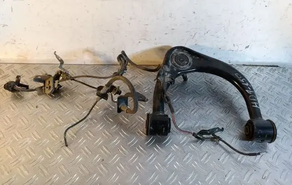 Toyota Land Cruiser (J150) Front lower control arm/wishbone 