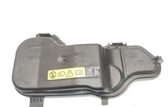 Volvo V70 Headlight/headlamp dust cover 30763974 T4UVA