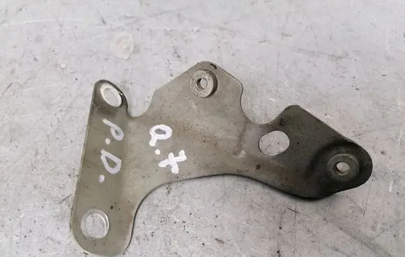 Audi Q7 4L Fender mounting bracket 4L0821136
