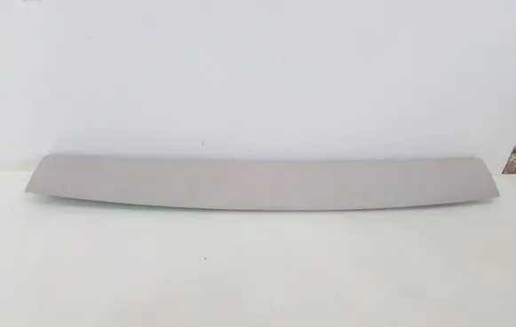 Opel Zafira B Tailgate/trunk upper cover trim 13131331
