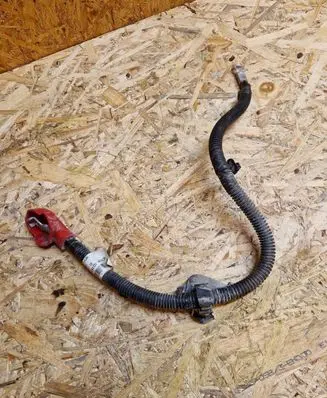 Nissan e-NV200 Positive cable (battery) 241054FA0A