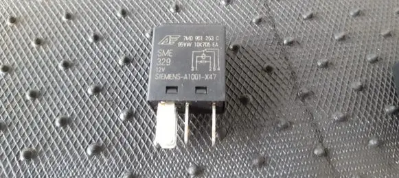 Volkswagen PASSAT B6 Other relay 7M0951253C 10K705EA