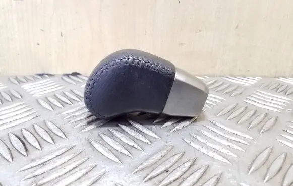 Mitsubishi Pajero Gear lever shifter trim leather/knob