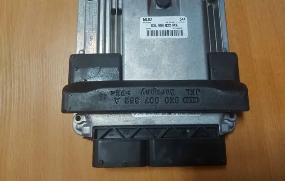 Audi A4 S4 B8 8K Engine control unit/module 03L906022MK 8K0907352A