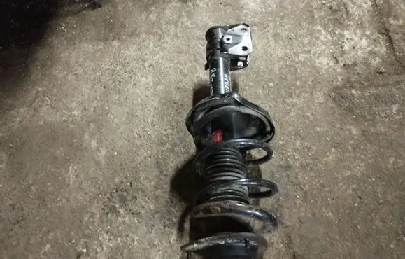 Subaru Forester SH Front shock absorber with coil spring