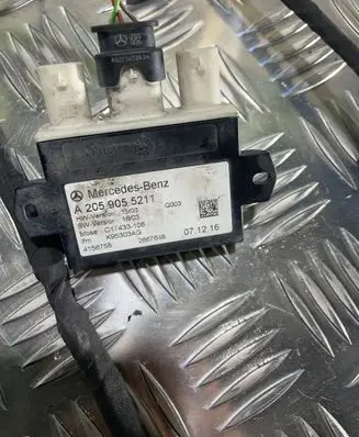 Mercedes-Benz GLC C253 Tailgate/trunk control unit/module A2059055211
