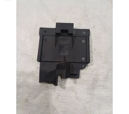 Volkswagen PASSAT B8 Fuse box cover 5Q0927165D