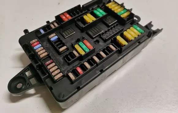 BMW 3 F30 F35 F31 Fuse module 9337880