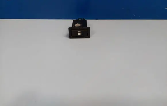 Toyota Avensis T250 Fuel tank opening switch 5660C36