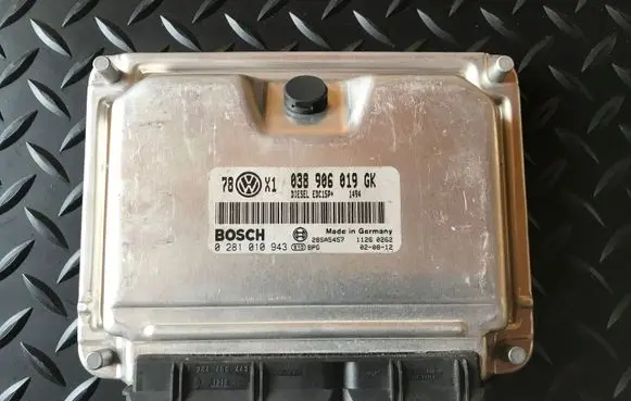 Volkswagen PASSAT B5.5 Engine control unit/module 038906019GK 0281010943 EDC15P