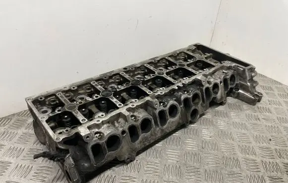BMW 3 E90 E91 Engine head 7800003