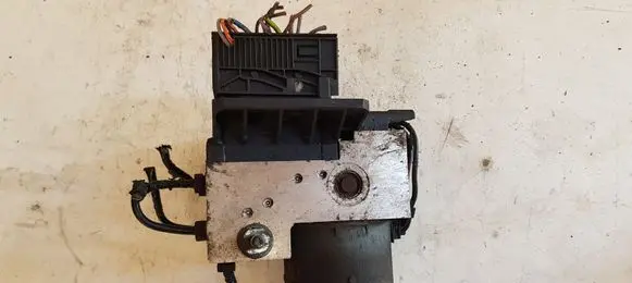 Peugeot 607 ABS Pump 9632833580