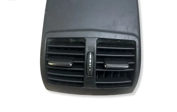 Mercedes-Benz E W212 Rear air vent grill A2128300954