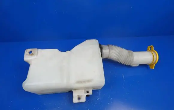 Fiat 500X Windshield washer fluid reservoir/tank
