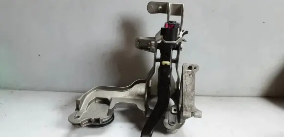 Audi A6 S6 C7 4G Brake pedal bracket assembly 4G1723117 4H1723140A