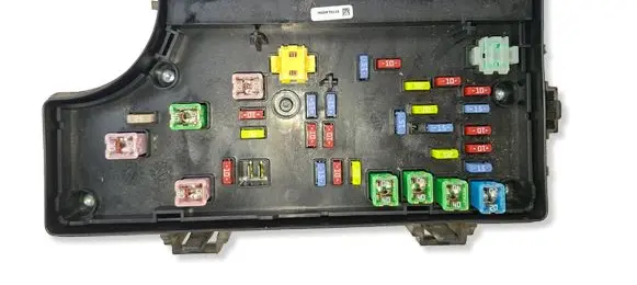 Jeep Compass Fuse module P04692341AF TLAQQ1473AU39 LAG4FBL0
