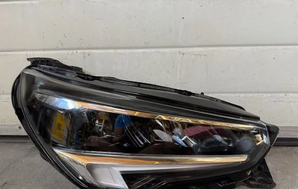 Opel Corsa F Headlight/headlamp 9829522580 354261827