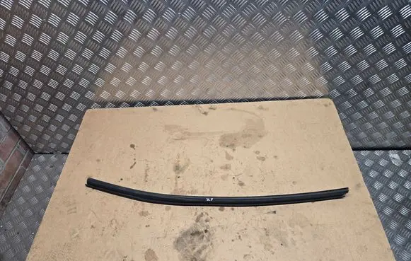 Audi A4 S4 B9 Rubber seal front door window/glass 8W0837480